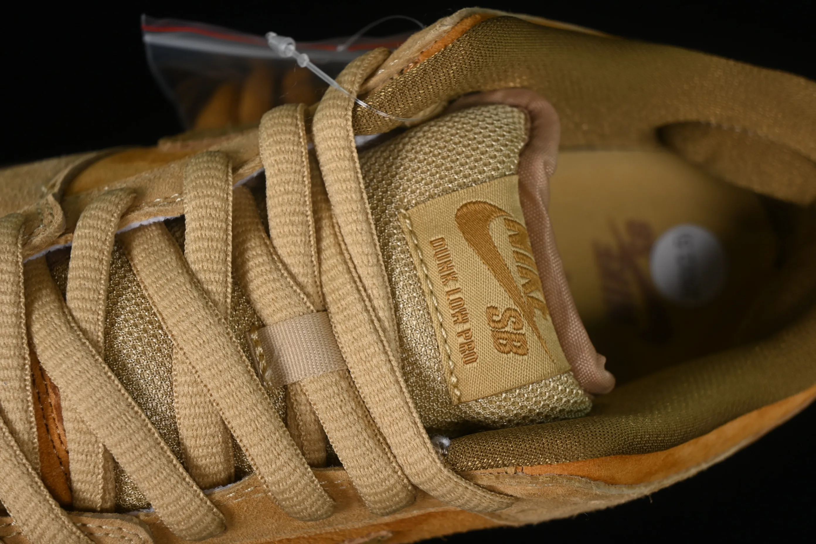 All categories Nk SB Dunk series Nk SB Dunk Low low-top sneakers K version Nk Dunk Low fallen leaf yellow SB low-top sports and leisure sneakers 883232-700